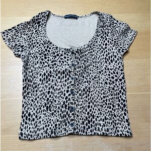 Brandy Melville leopard print zelly top